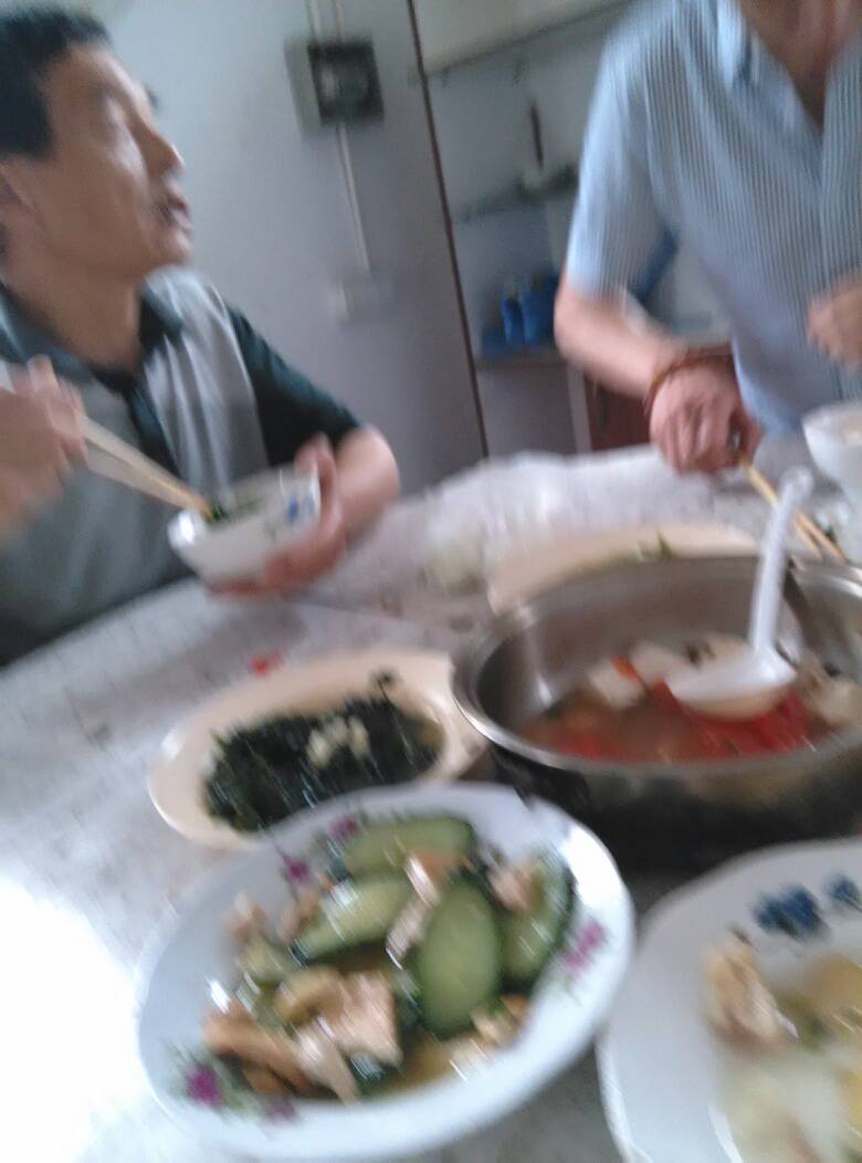 ‘yabo鸭脖集团’草莓和君克起冲突!莓神挂机斗地主遭爆破(图2) YABO鸭脖官网