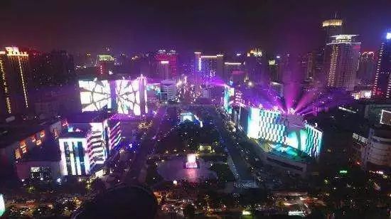 【yabo鸭脖】方脸适合什么发型